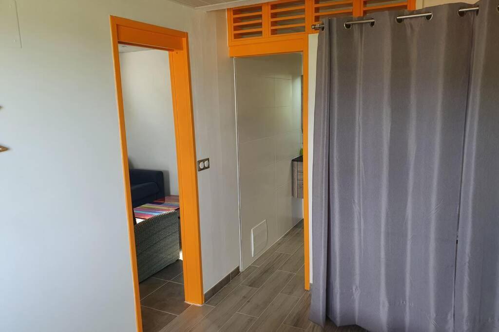 Petit Refuge Villa เลส์ทรัวส์-ซีเลต์ ภายนอก รูปภาพ